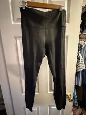 Lululemon Black High-Waist embossed Leggings size 10